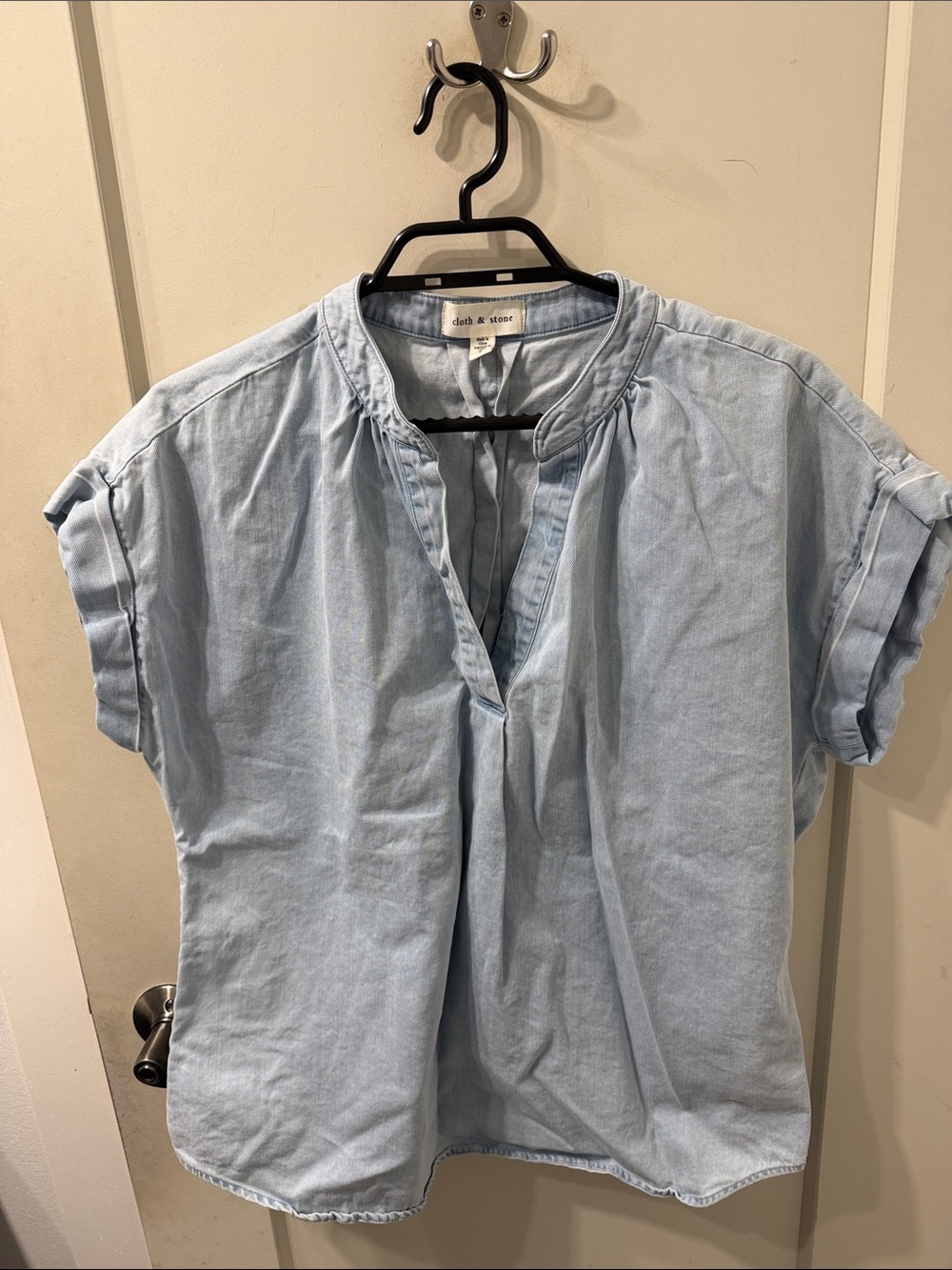Anthropologie cloth & stone Light Denim Split-Neck Short Sleeve Blouse